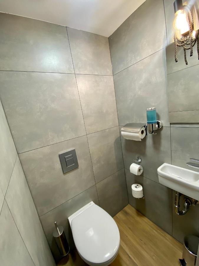 Hotel Thruster - mini kino, lobby, kuchnia, netflix Gdynia Zewnętrze zdjęcie