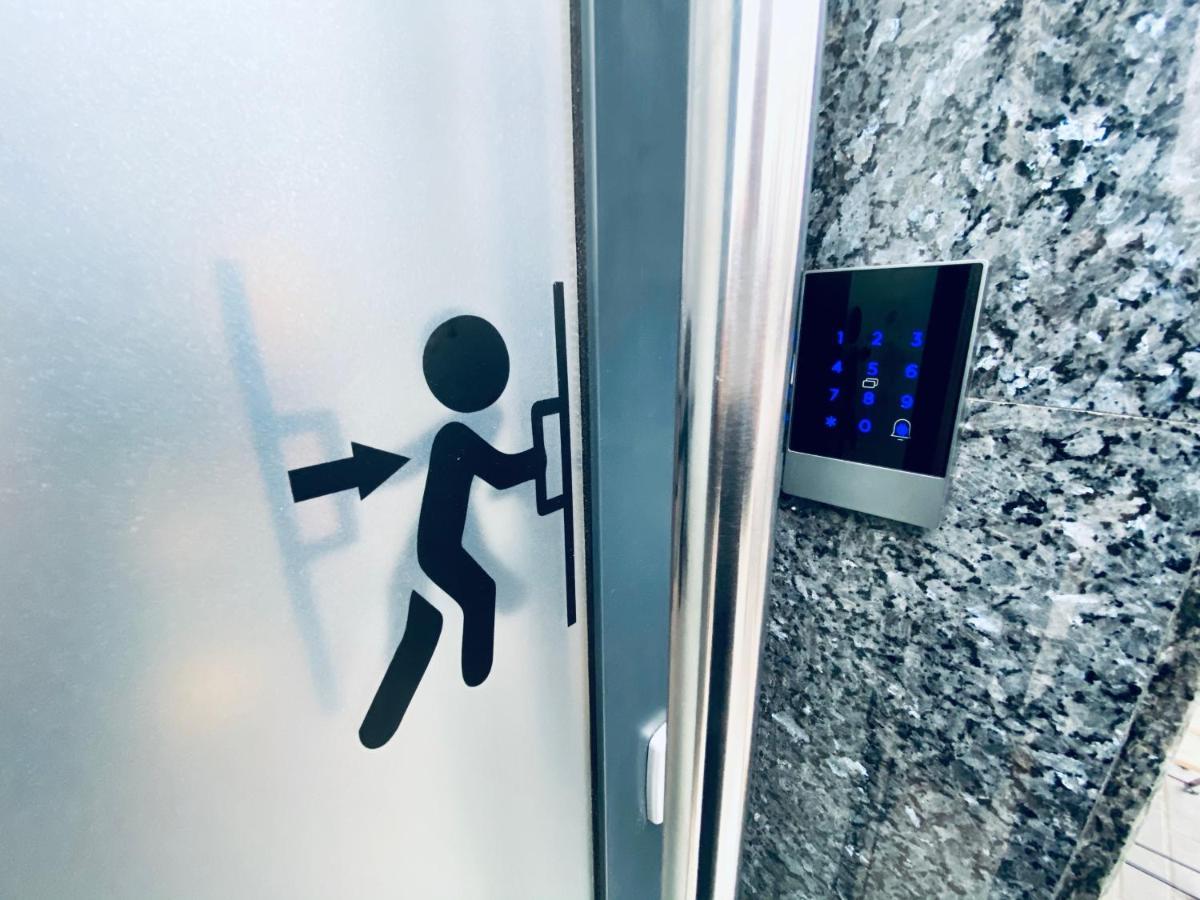 Hotel Thruster - mini kino, lobby, kuchnia, netflix Gdynia Zewnętrze zdjęcie