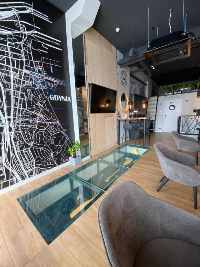 Hotel Thruster - mini kino, lobby, kuchnia, netflix Gdynia Zewnętrze zdjęcie